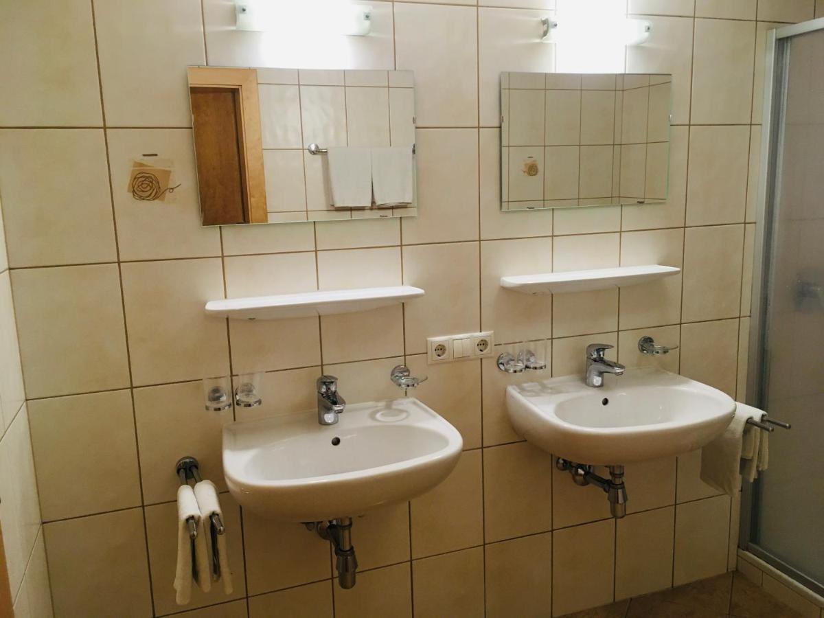 Pension Schneider Нойштіфт-ім-Штубайталь Екстер'єр фото